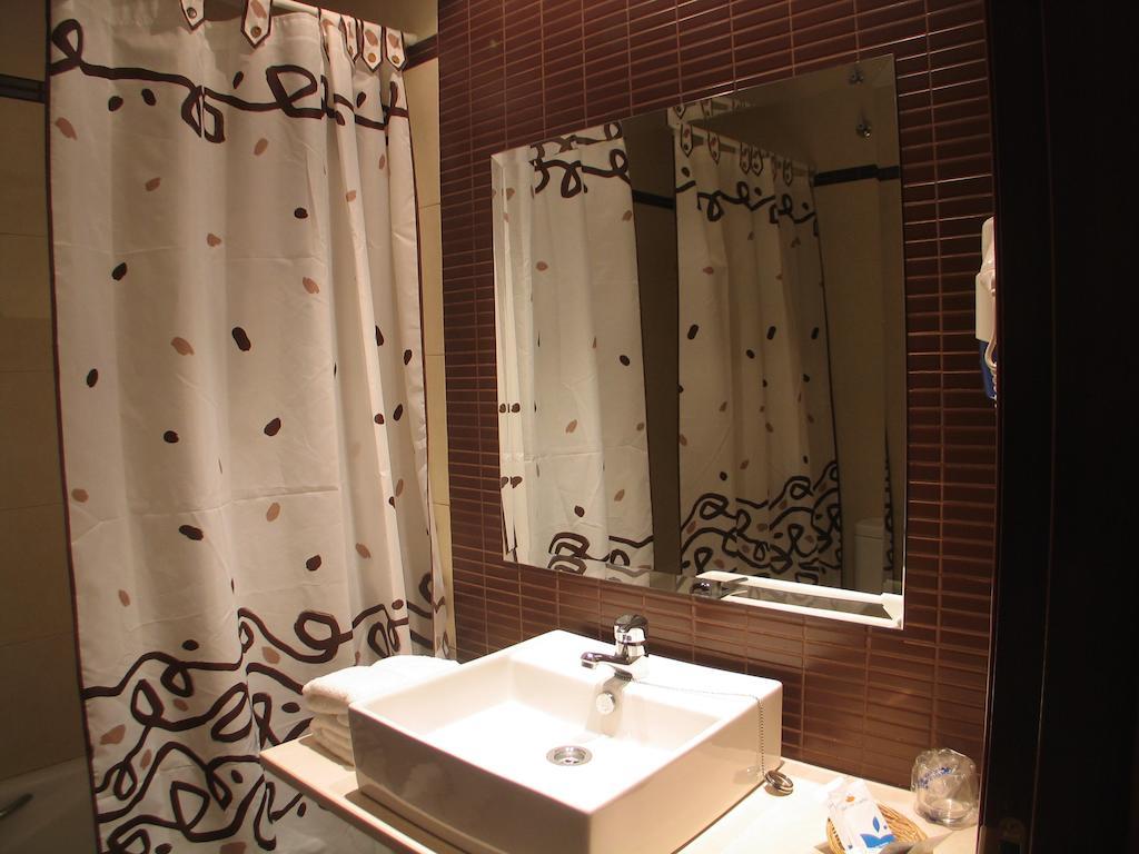 Hotel San Cristobal Coria Zimmer foto